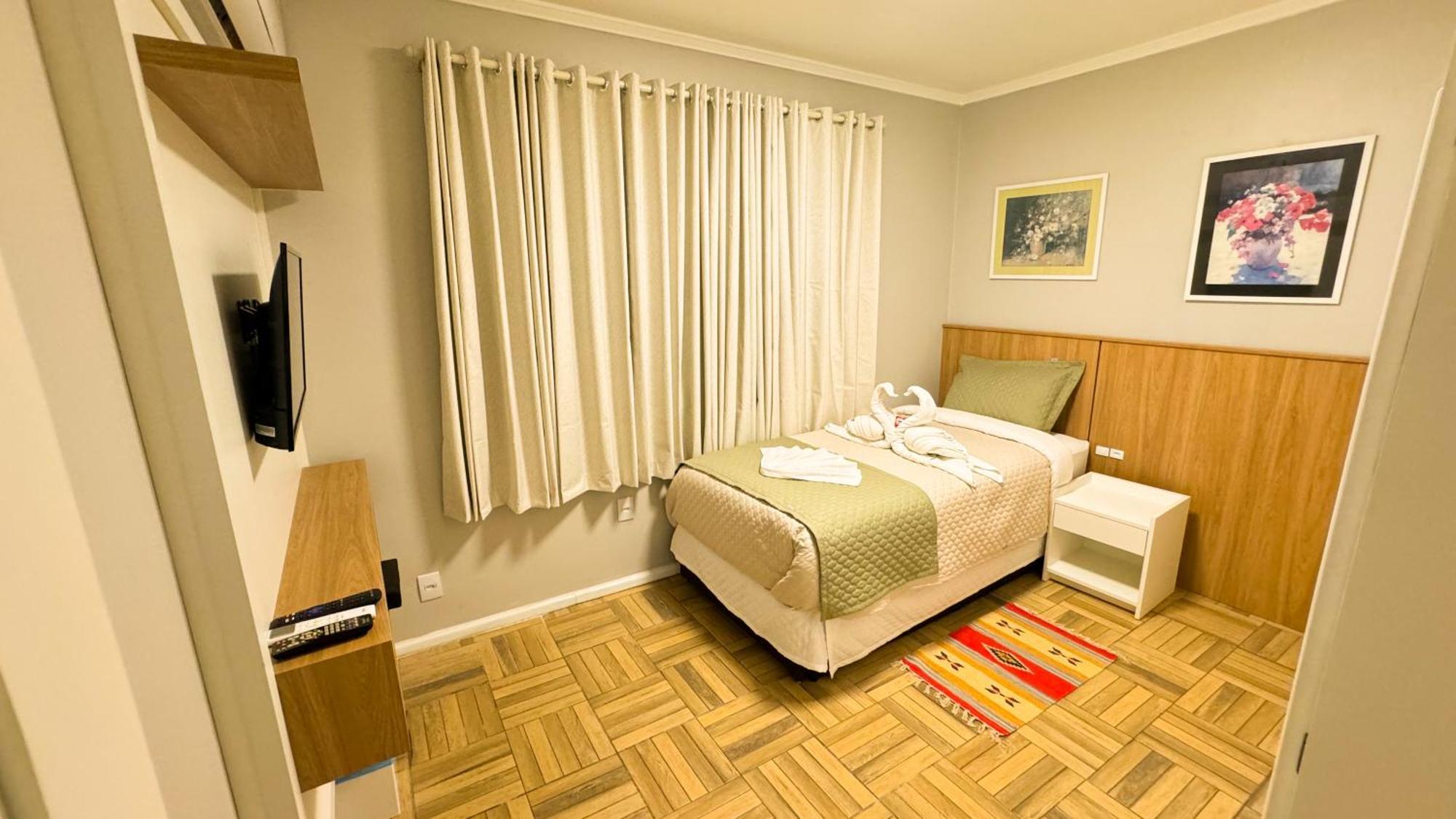 Fares Turis Hotel Uruguaiana Exteriör bild