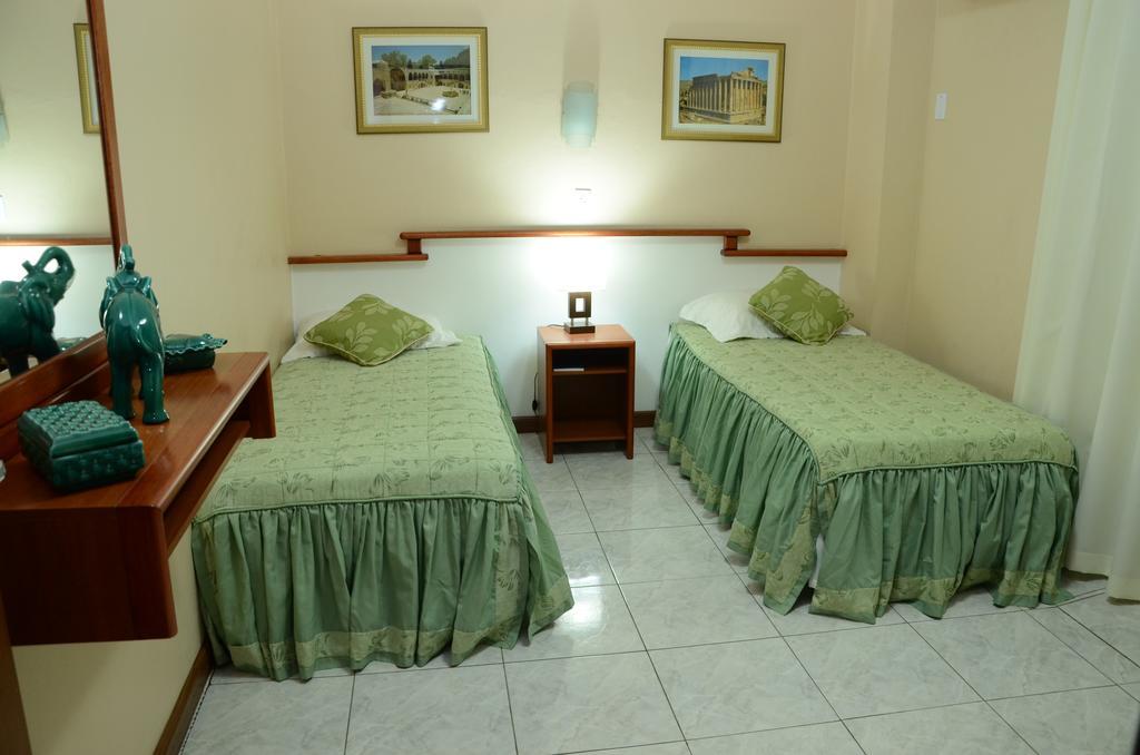 Fares Turis Hotel Uruguaiana Exteriör bild