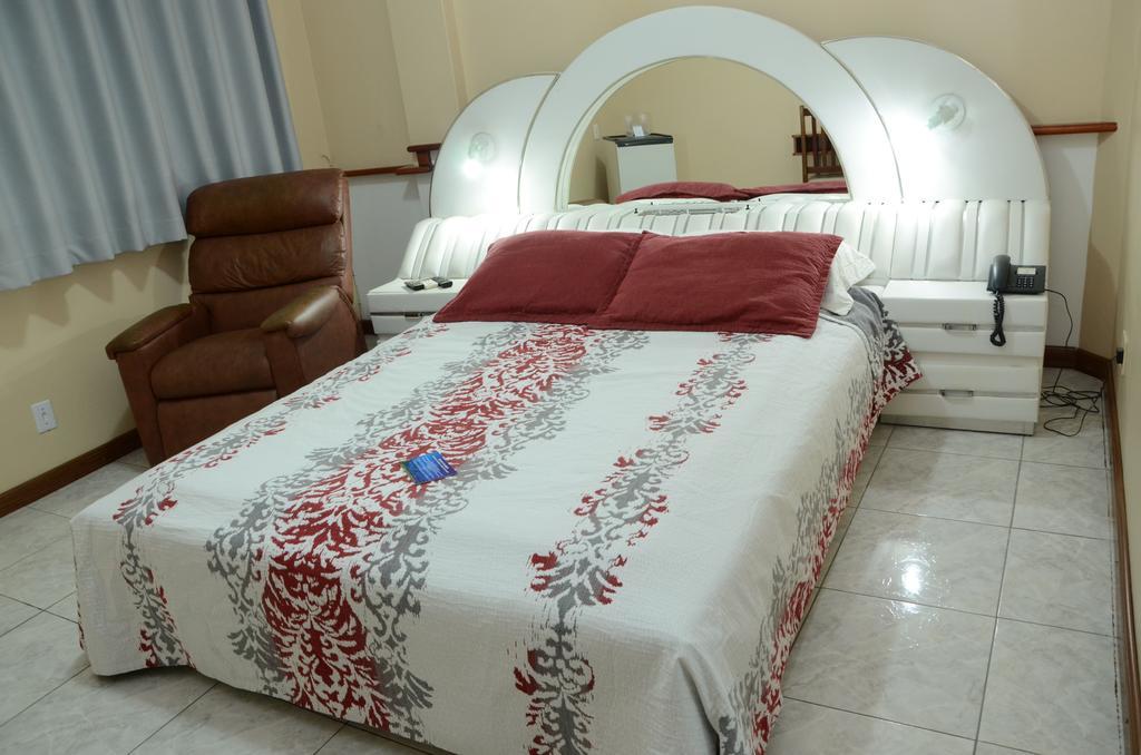 Fares Turis Hotel Uruguaiana Exteriör bild